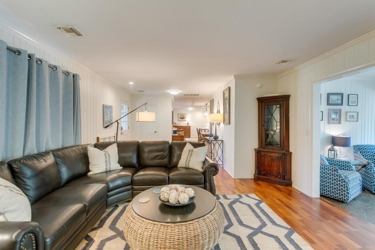 Spacious St Simons Island Vacation Rental With Pool! St. Simons Island エクステリア 写真