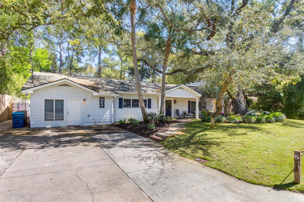 Spacious St Simons Island Vacation Rental With Pool! St. Simons Island エクステリア 写真